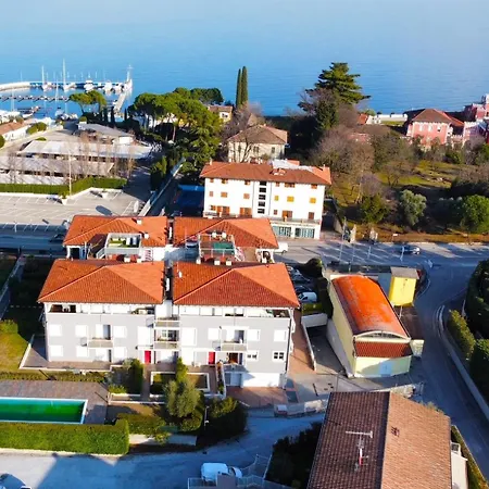 Casetta Giu Al * Padenghe sul Garda